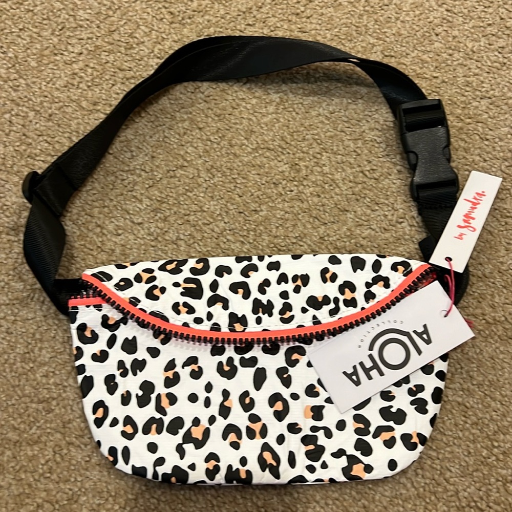 Aloha Fanny bag. Leopard cub print